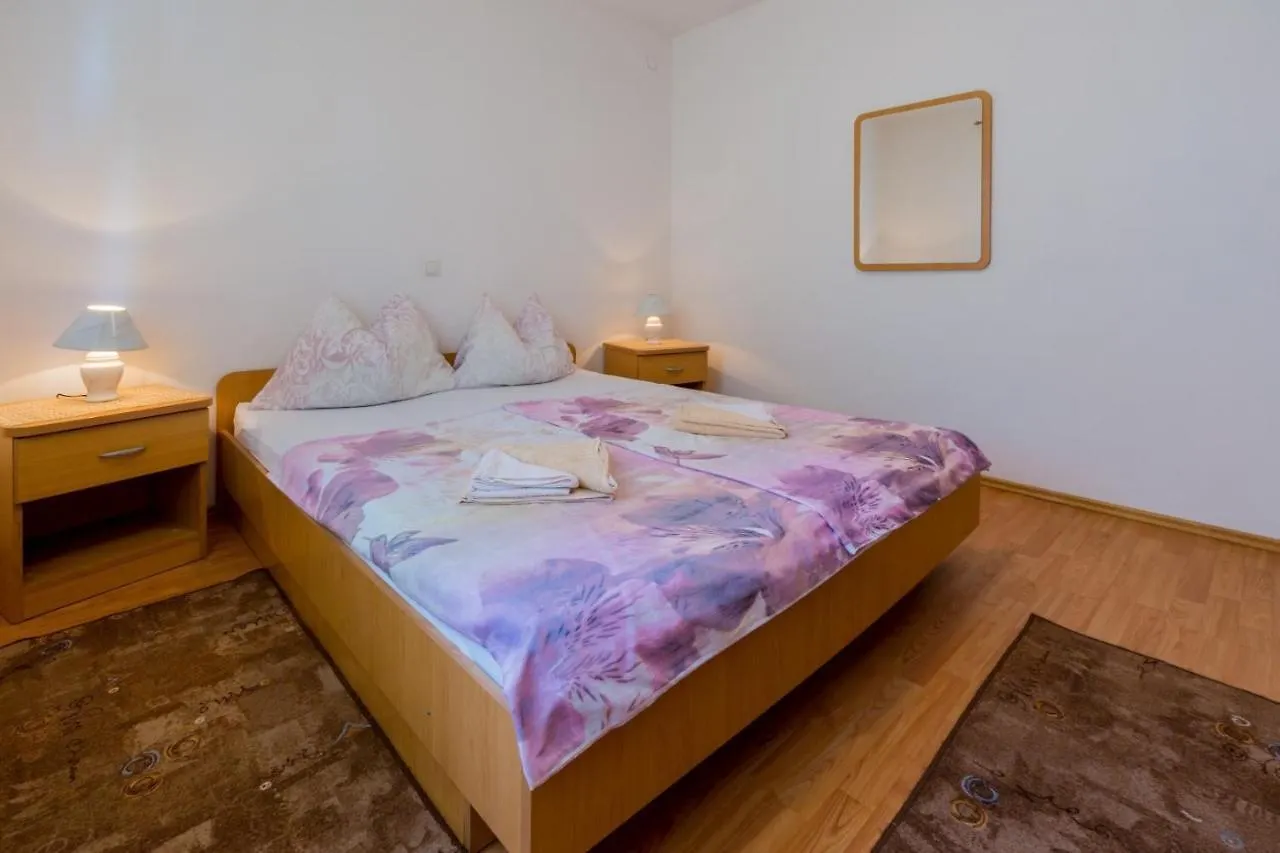 Klanfari One-Bedroom Apartment Crikvenica 31
